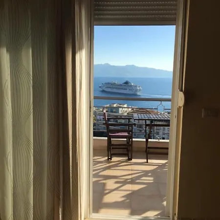 Sunrise In Apartment *
